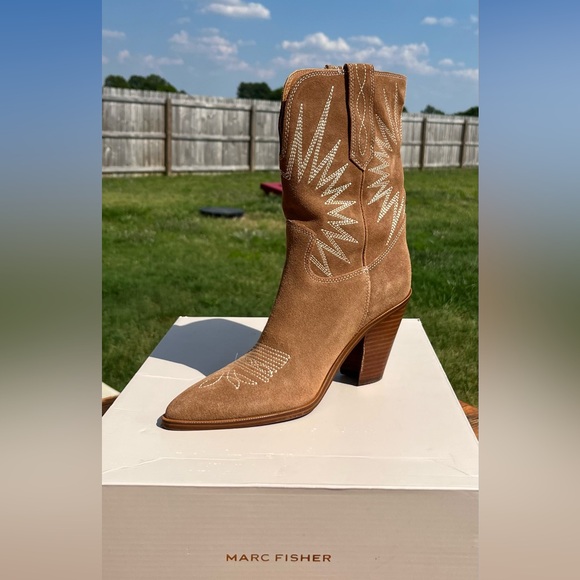 MARC FISHER Comfort Rogers Pointed Toe Western Boot, size 8M - Picture 2 of 13